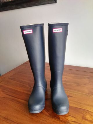 Botas Hunter caña alta talla 39. de segunda mano por 65 EUR en Bilbao en  WALLAPOP