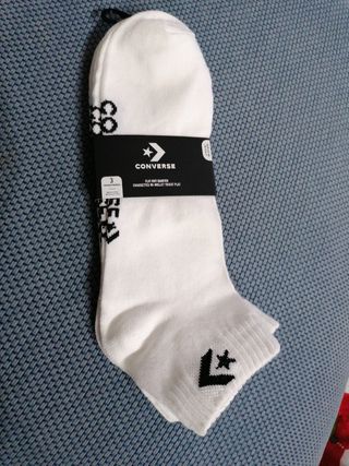 converse y calcetines