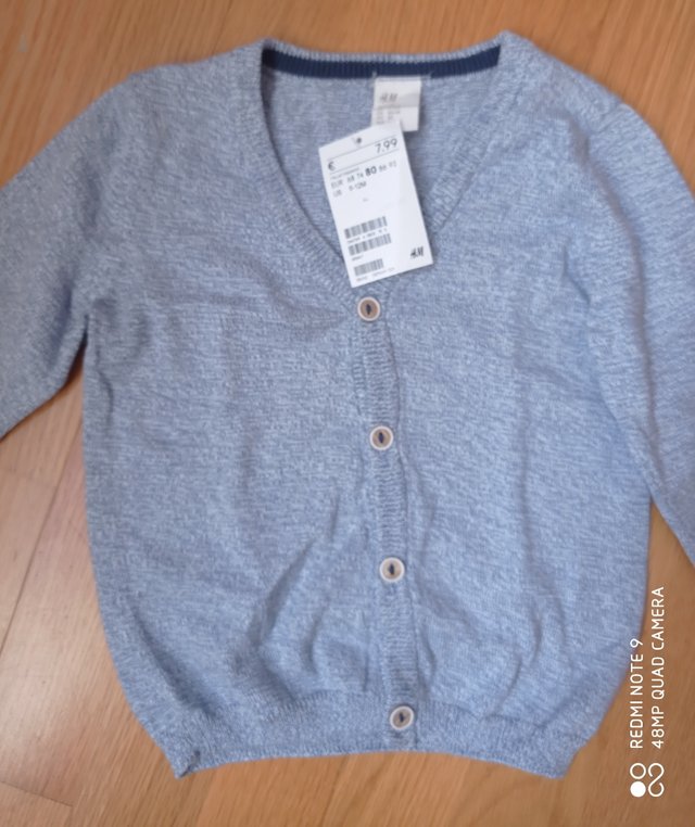 Chaqueta nueva con etiqueta. De 9 a 12 meses