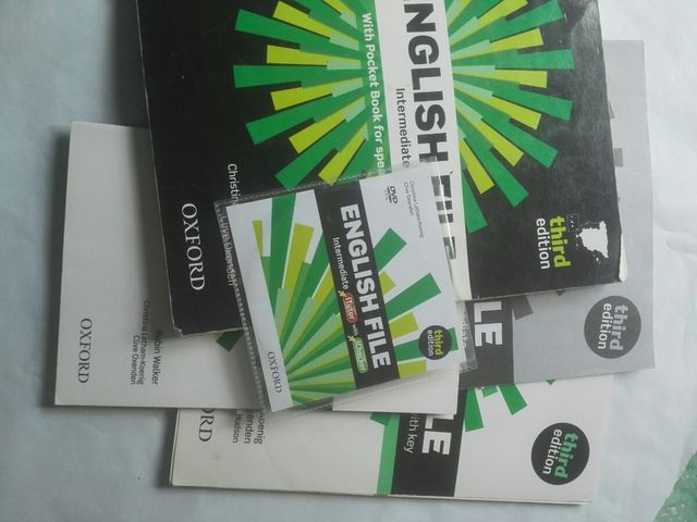 Libro English file intermediate