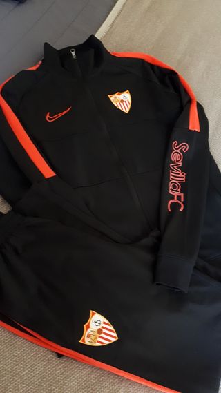 Prescribir En necesidad de nadie Chándal Nike Sevilla FC (Talla XL niño 158-170cm) de segunda mano por 30 € en Sevilla en WALLAPOP Prescribir En necesidad de nadie Chándal Nike Sevilla FC (Talla XL niño 158-170cm) de segunda mano por 30 € en Sevilla en WALLAPOP