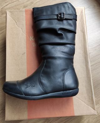 Botas negras Kangaroos de piel niña. Nuevas de segunda mano por 28 EUR en  Granollers en WALLAPOP