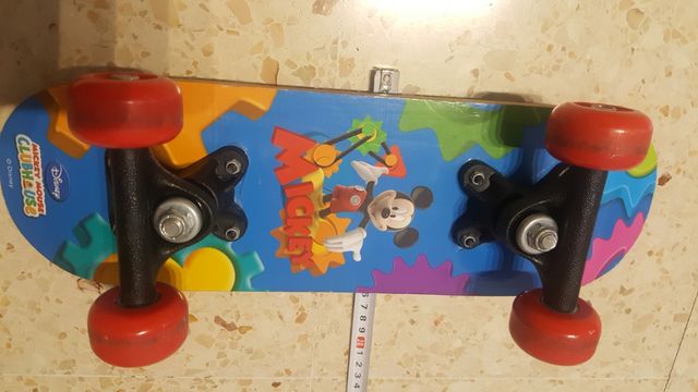 Monopatin Mickey