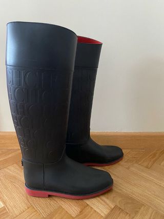Botas agua Carolina Herrera de segunda mano por 100 EUR en Pozuelo de  Alarcón en WALLAPOP