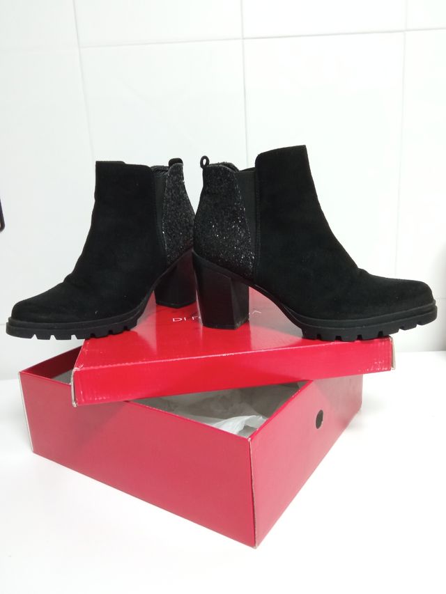 botines negros con brillantes