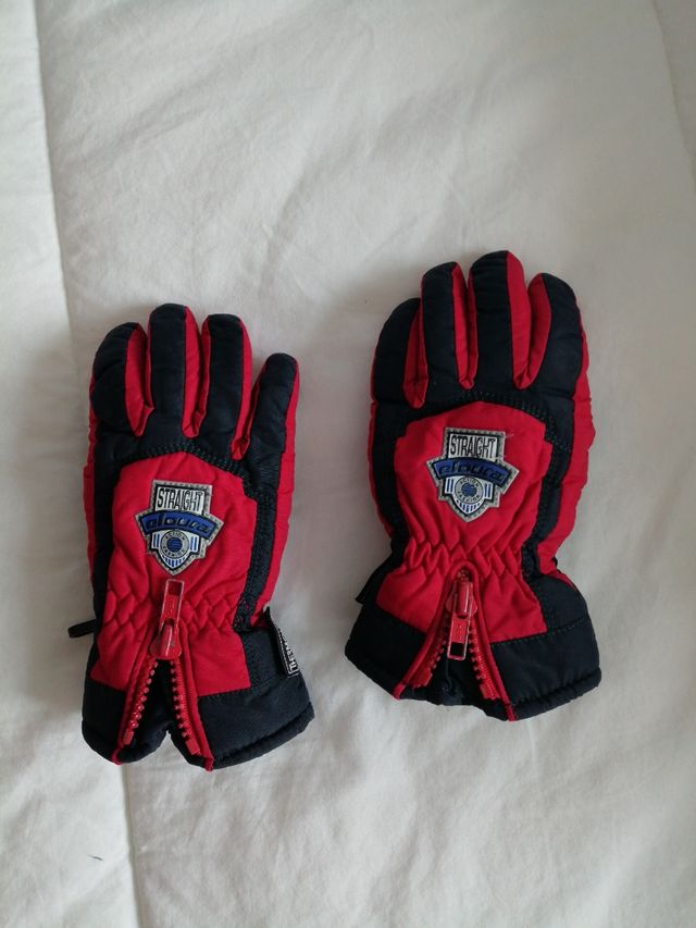 Mono y guantes para la nieve