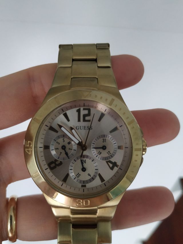 Reloj guess dorado