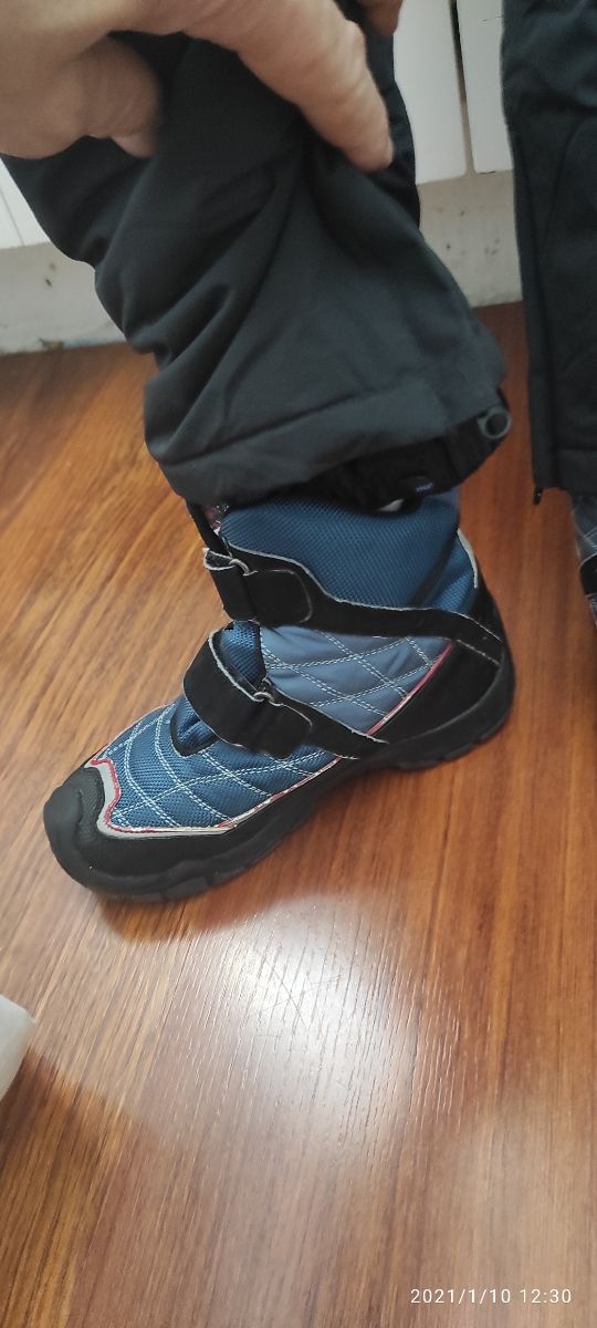 MONO ESQUÍ Y BOTAS MONTAÑA NIÑO