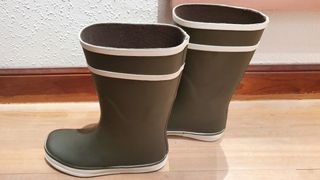 Botas agua oysho de segunda mano por 10 EUR en Bilbao en WALLAPOP