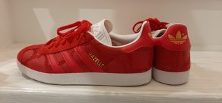 Adidas Gazelle Rojas de segunda mano por 40 EUR en Renedo de Pielagos en  WALLAPOP