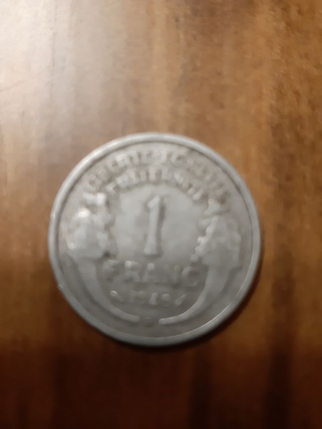 26 monedas francesas