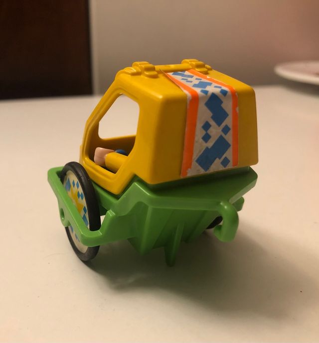 Remolque y niña Playmobil