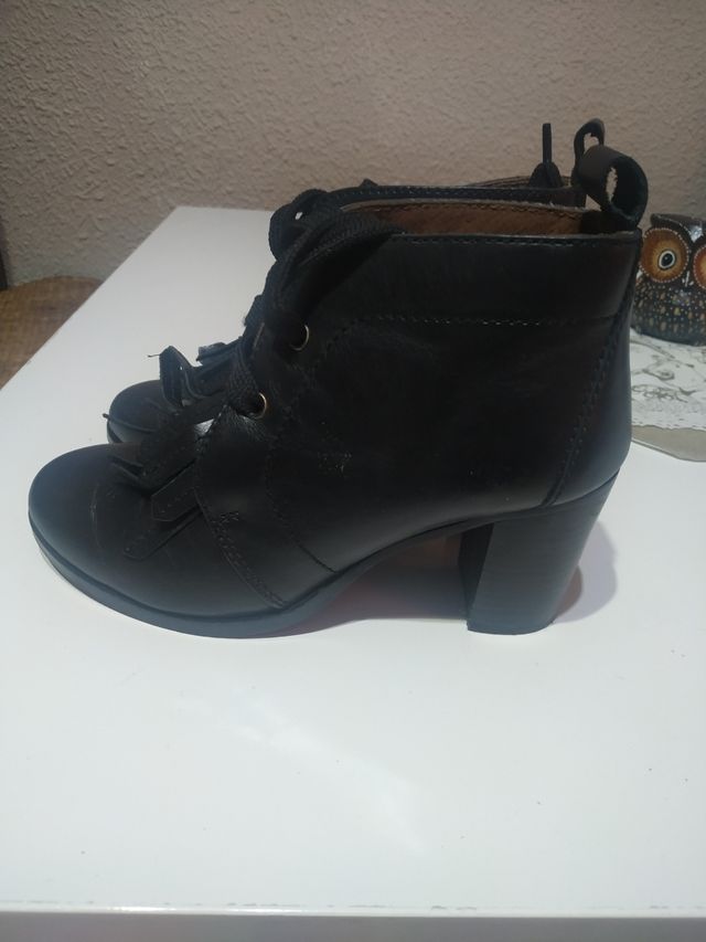 botines de piel