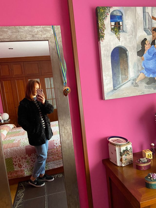 Abrigo negro de peluche talla s de chica!!