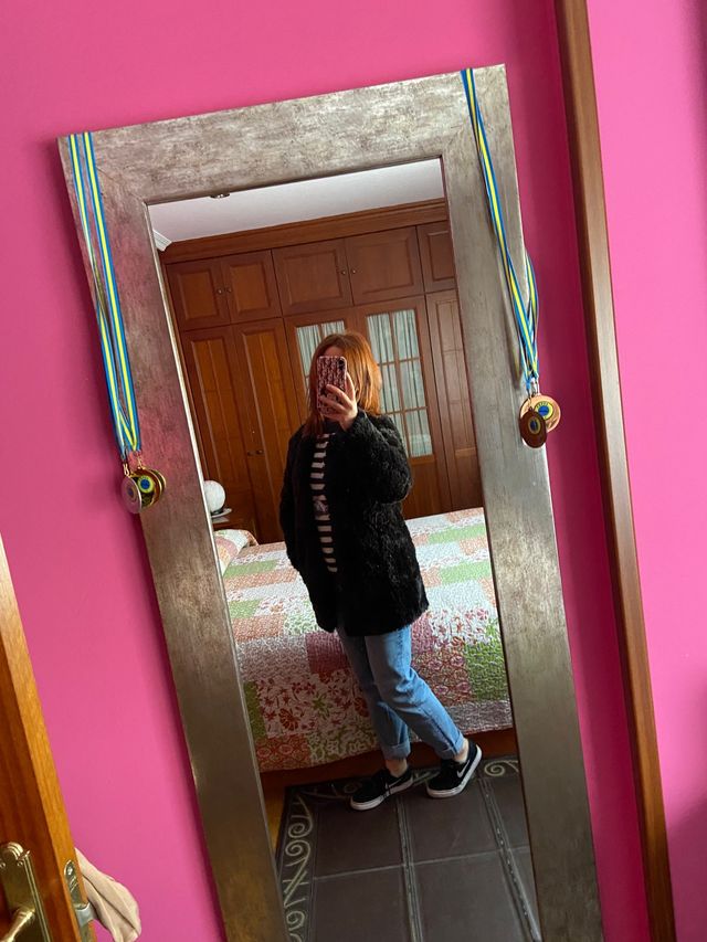 Abrigo negro de peluche talla s de chica!!