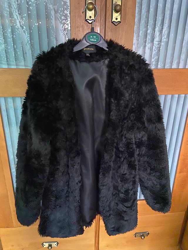 Abrigo negro de peluche talla s de chica!!