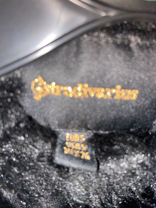 Abrigo negro de peluche talla s de chica!!