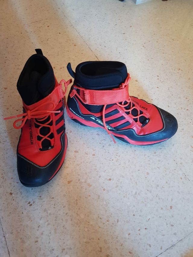 Querido Propuesta Moler Botas Barrancos Adidas Terrex Hydrolace 38 2/3 de segunda mano por 105 € en Lora de Estepa en WALLAPOP Querido Propuesta Moler Botas Barrancos Adidas Terrex Hydrolace 38 2/3 de segunda mano por 105 € en Lora de Estepa en WALLAPOP