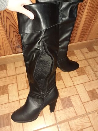 Botas Tipo Mosquetero Mujer de segunda mano por 15 EUR en Leganés en  WALLAPOP