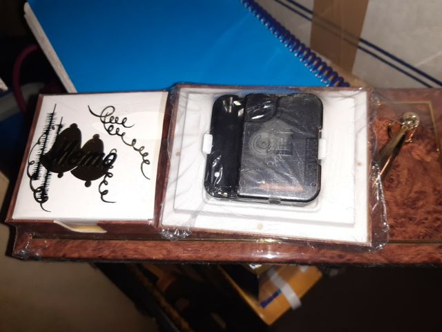 JUEGO DE ESCRITORIO CON RELOJ 