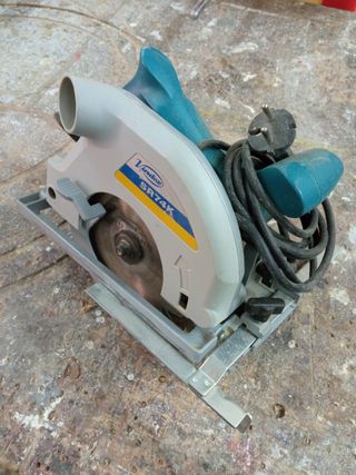 Sierra circular Virutex de segunda mano por 120 EUR en Barcelona en WALLAPOP