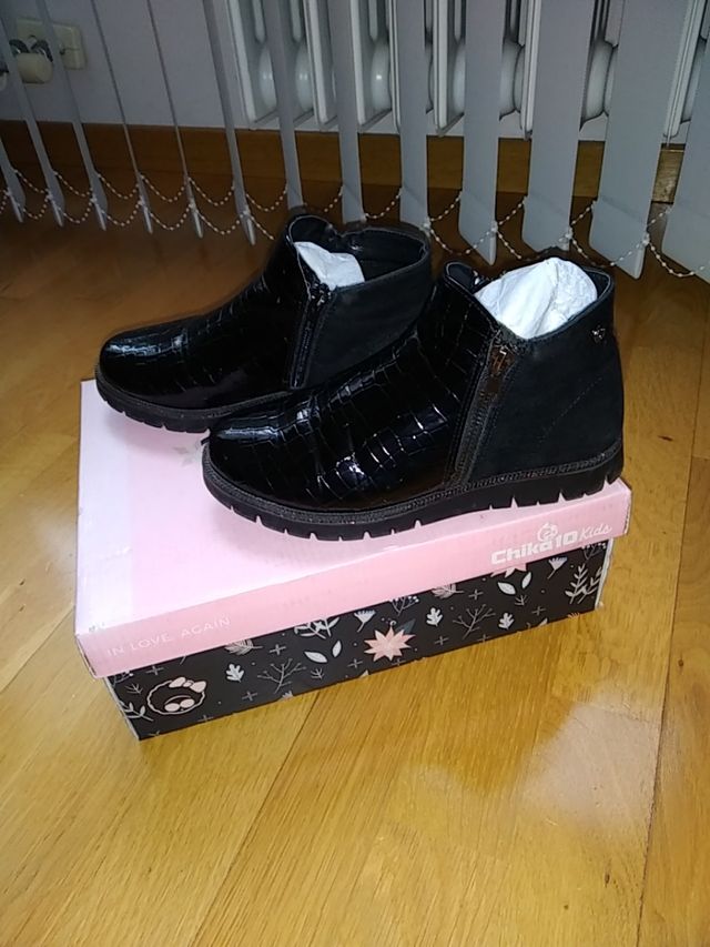 Zapatos niña piel n° 33 de Chika10