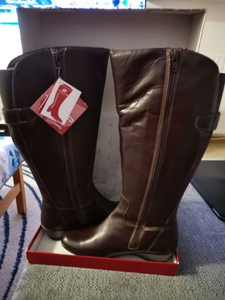 Botas altas marca tolino ancho 3 de segunda mano por 90 EUR en Alcorcón en  WALLAPOP