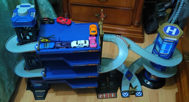 Fast Lane parking garage