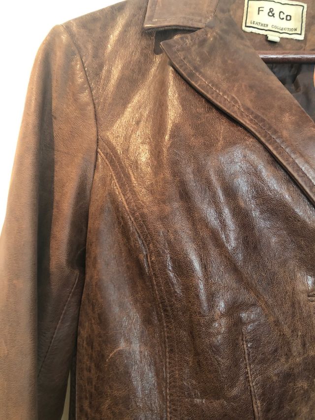 Casaco de couro castanho