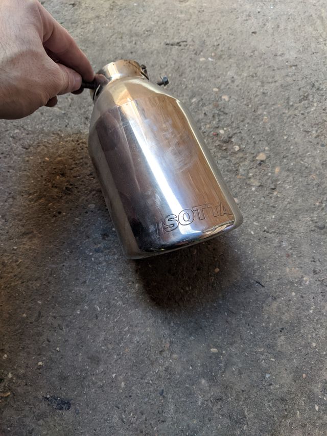 embellecedor para tubo de escape