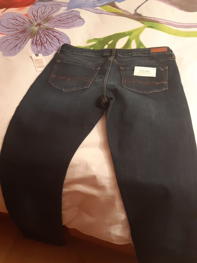 tejano Tommy Hilfiguer a estrenar