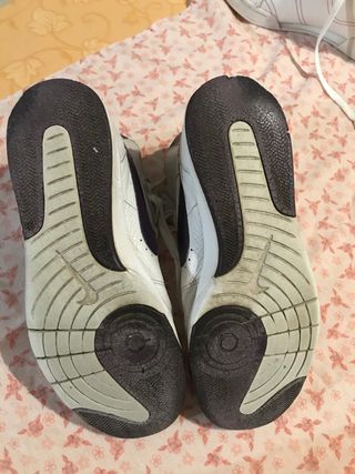 Deportivas Nike abotinadas de segunda mano por 5 EUR en San Sadurniño en  WALLAPOP