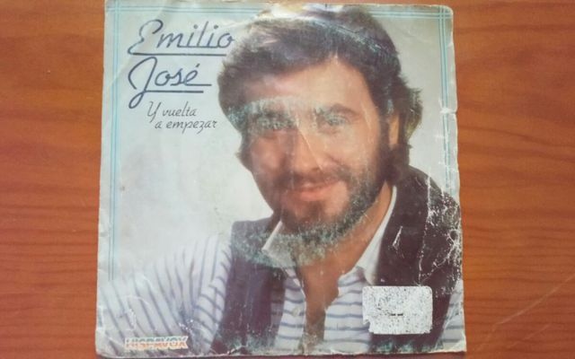 SINGLES DE VINILO. (3 singles 5 euros)