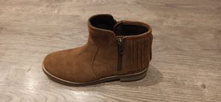 Botines niña, talla 34 de segunda mano por 10 EUR en Oviedo en WALLAPOP
