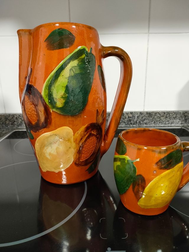 Juego de Jarra y  Jarritas Barro