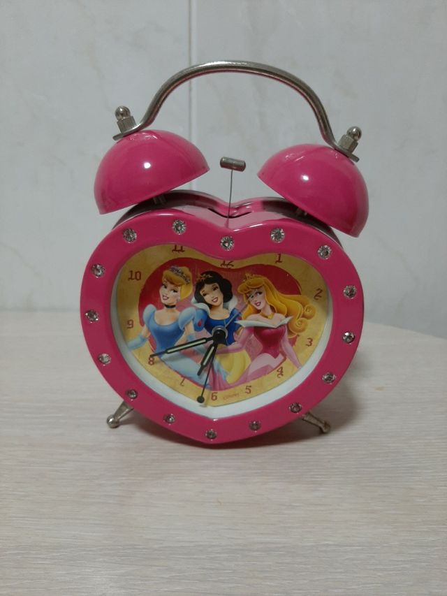Reloj despertador.