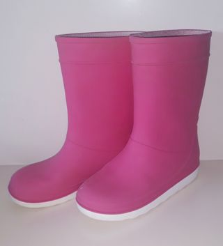 Botas de agua para niños de Tribord talla 28 - 29 de segunda mano por 8 EUR  en Girona en WALLAPOP