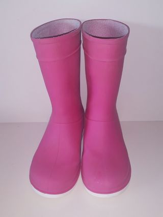 Botas de agua para niños de Tribord talla 28 - 29 de segunda mano por 8 EUR  en Girona en WALLAPOP