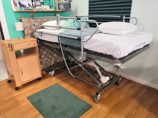 Cama eléctrica elevable 105 con carro elevador