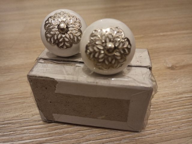 Tiradores-pomos de cerámica