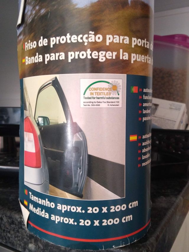 Banda autoadhesiva amortiguadora