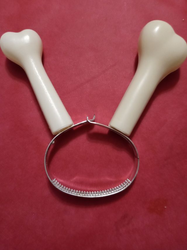 Disfraces. Diadema huesos