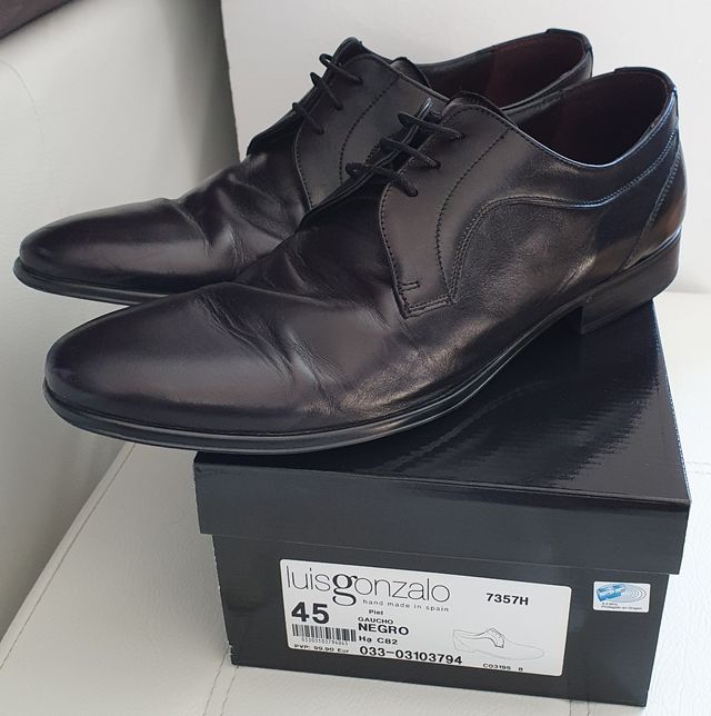 Zapatos color negro Luis Gonzalo