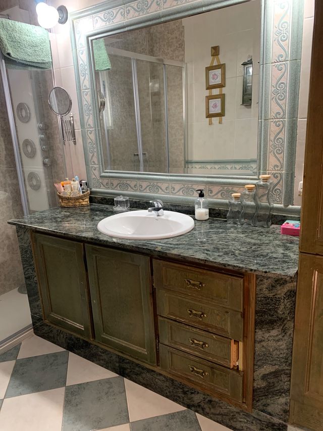 Mueble baño con lavabo de segunda mano por 320 € en Huétor Tájar en