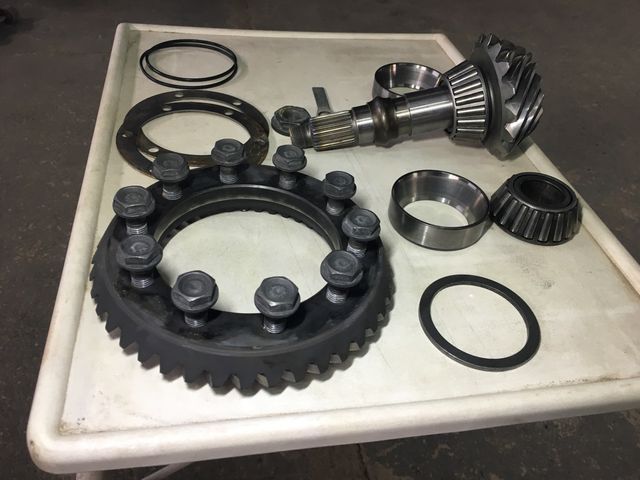 PIÑON Y CORONA DE BMW RELACION:2'56 (188)