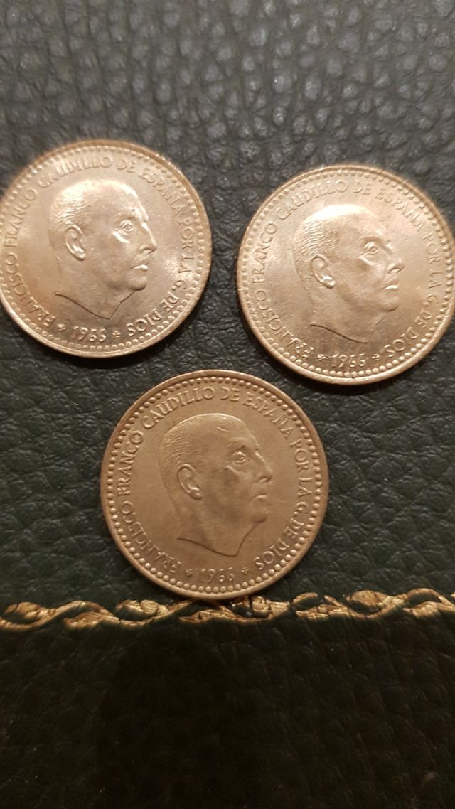 300 monedas 1 peseta Franco año 1966.