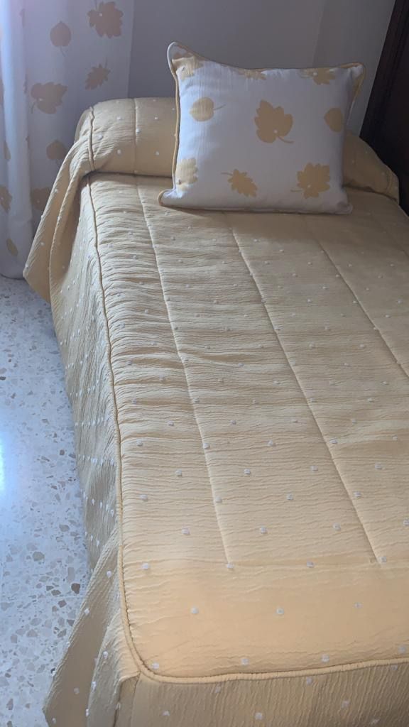 cortinas+ edredón+ cojín + barra