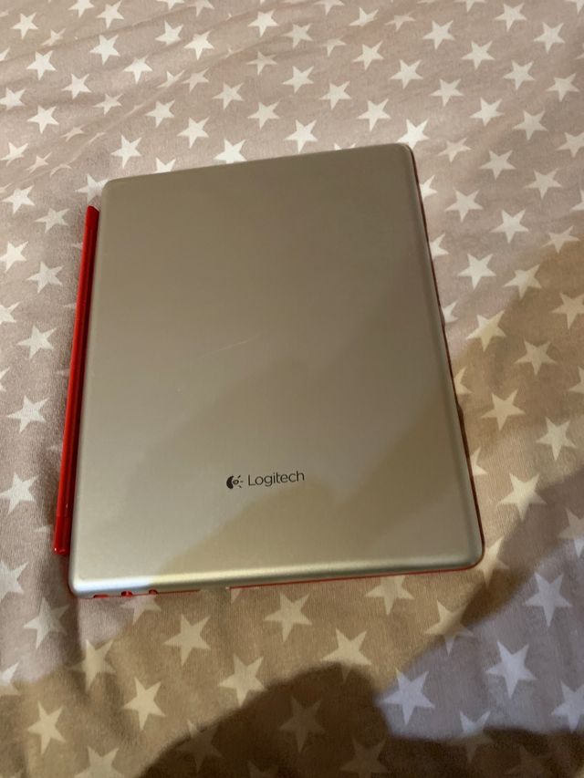 Tastiera rossa per iPad, custodia Logitech per iPad 2 o 3