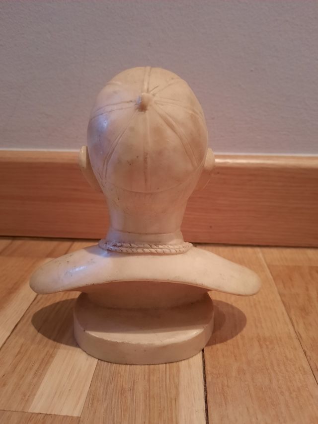 Antiguo busto del Papa San Pablo sexto firmado