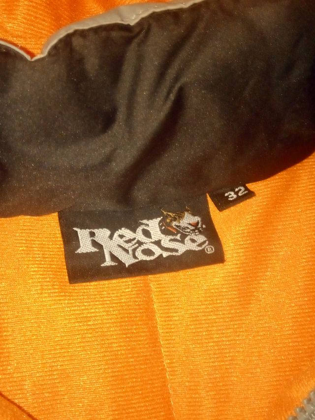 Cazadora forrada e impermeable. talla 32